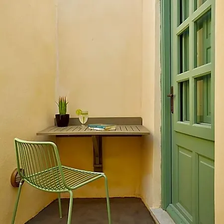 Yellow Orchid Cycladic House Санторини