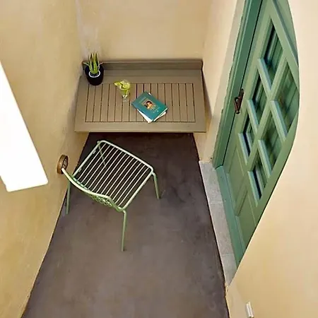 Yellow Orchid Cycladic House 4* Санторини
