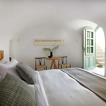 Отель Yellow Orchid Cycladic House 4*