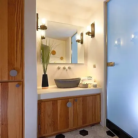 Отель Yellow Orchid Cycladic House 4*