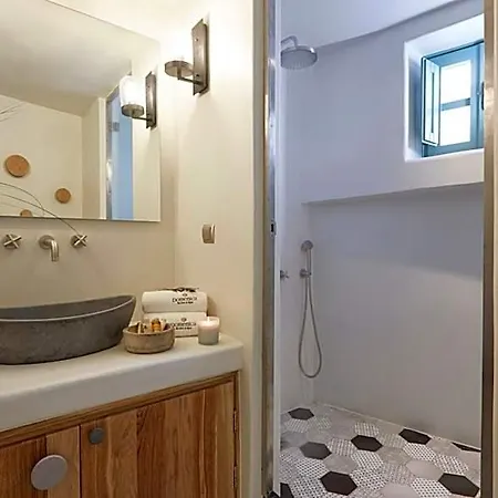 Отель Yellow Orchid Cycladic House 4*
