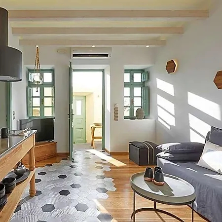 Yellow Orchid Cycladic House Отель Санторини