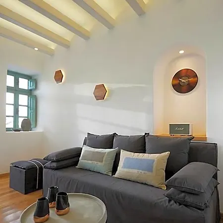 Yellow Orchid Cycladic House Отель Санторини