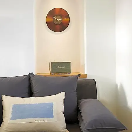 Отель Yellow Orchid Cycladic House 4*