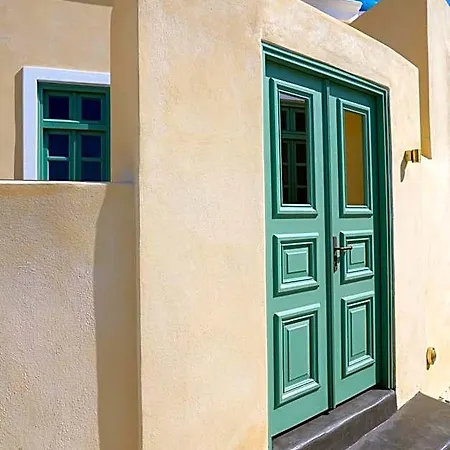 Отель Yellow Orchid Cycladic House Санторини